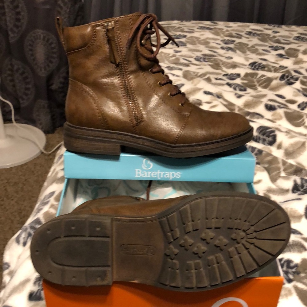 Bare traps boots